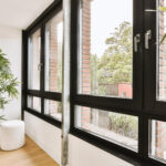 Fenêtres PVC, aluminium ou bois : quelle menuiserie choisir dans l’Eure ?