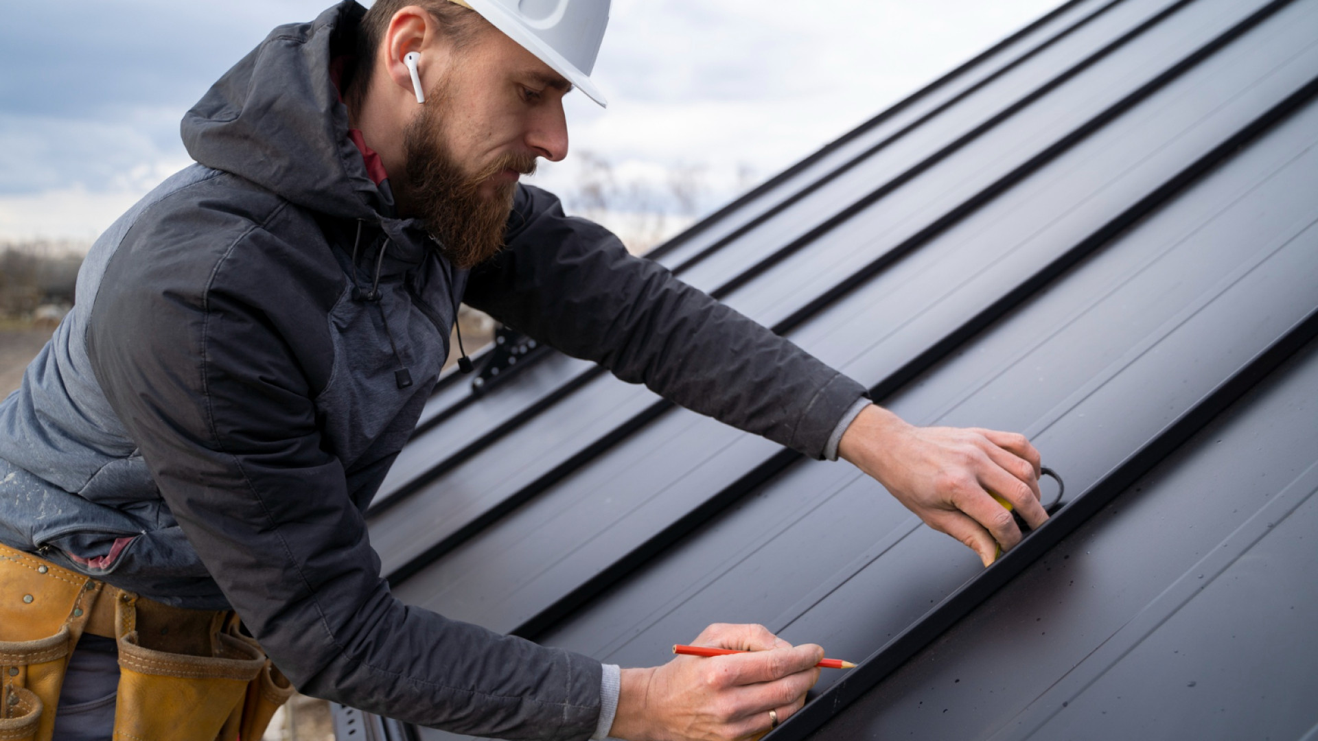 Tôle sur mesure dans un projet maison : usages, matériaux et découpe laser